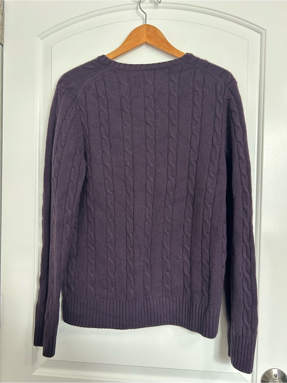 Eddie Bauer 100% Cashmere Cable Knit Crewneck Sweater Magenta Size L Preppy - Picture 2 of 9